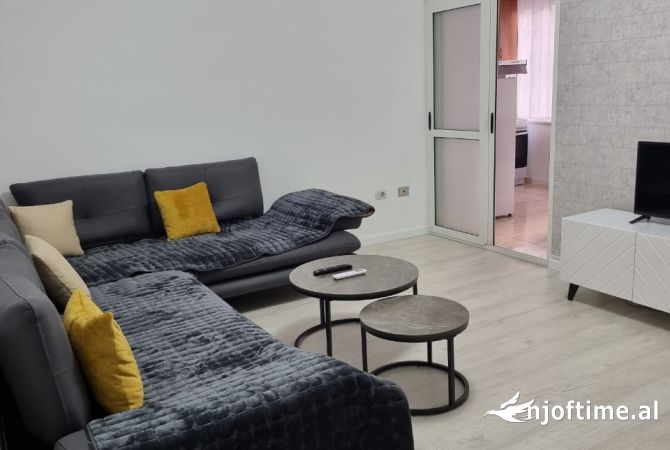 Shtepi me qera 1+1 ne Tirane - 68,000 Leke