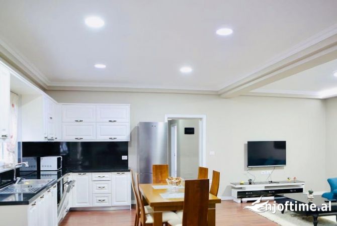 Shtepi me qera Apartament ne Tirane, 3+1, Mobilimi E mobiluar, Pagesa 800  Euro.