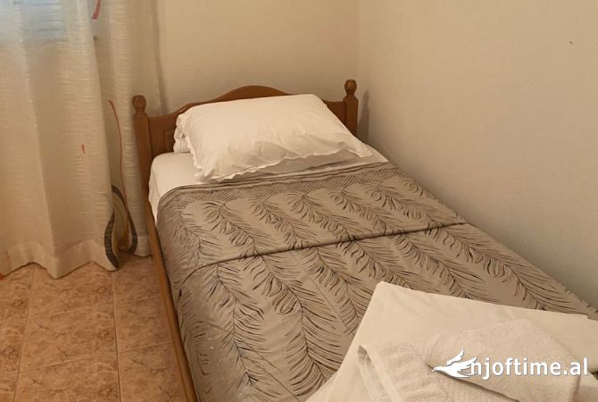 Shtepi me qera Apartament ne Tirane, 3+1, Mobilimi E mobiluar, Pagesa 800  Euro.