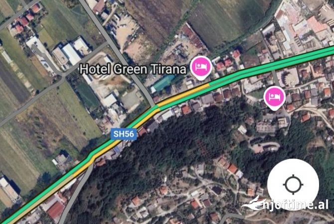 Truall ose Toke  ne Tirane - 100 Euro