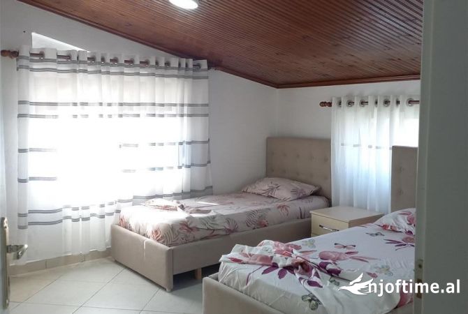 Shtepi me qera Apartament ne Tirane, 2+1, Mobilimi E mobiluar, Pagesa 45,000  Leke.