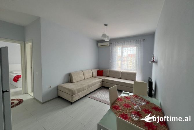 Shtepi me qera Apartament ne Tirane, 1+1, Mobilimi E mobiluar, Pagesa 650  Euro.
