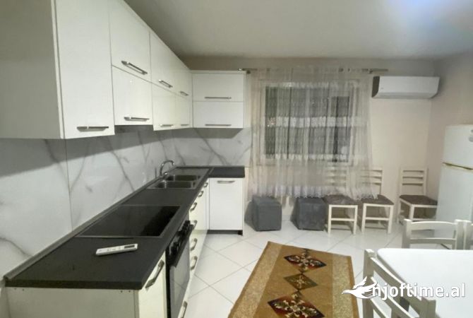 Shtepi me qera Apartament ne Tirane, 2+1, Mobilimi E mobiluar, Pagesa 600  Euro.