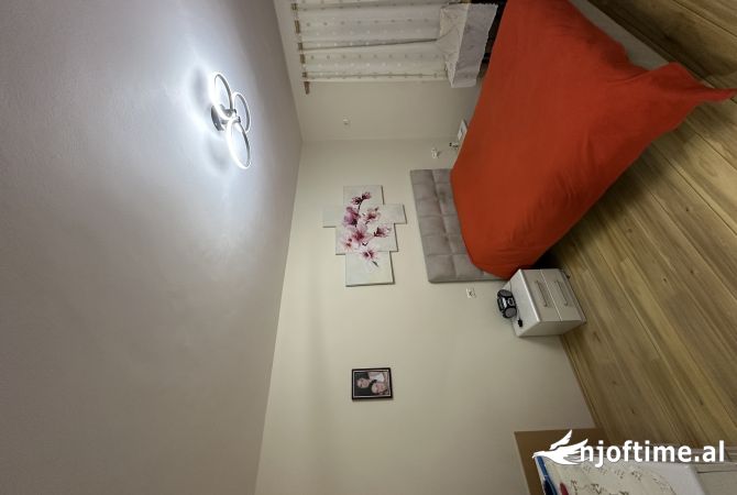 Shtepi me qera 3+1 ne Tirane - 1,200 Euro