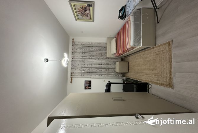 Shtepi me qera 3+1 ne Tirane - 1,200 Euro