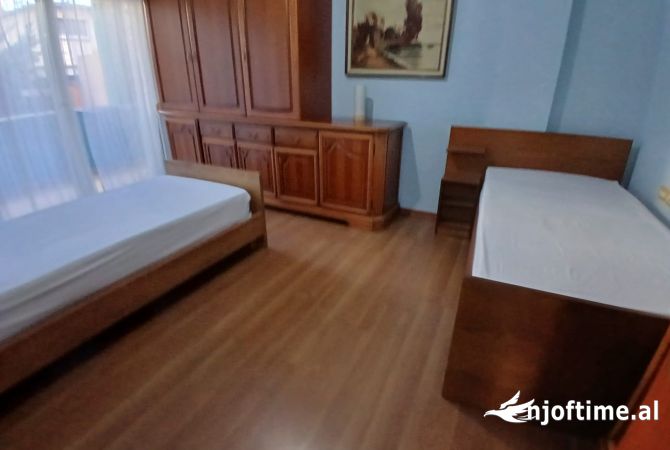 Shtepi me qera 2+1 ne Tirane - 60,000 Leke