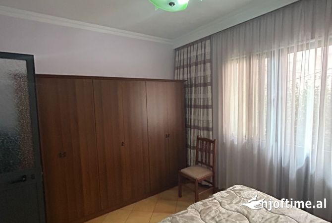 Shtepi me qera 2+1 ne Tirane - 40,000 Leke