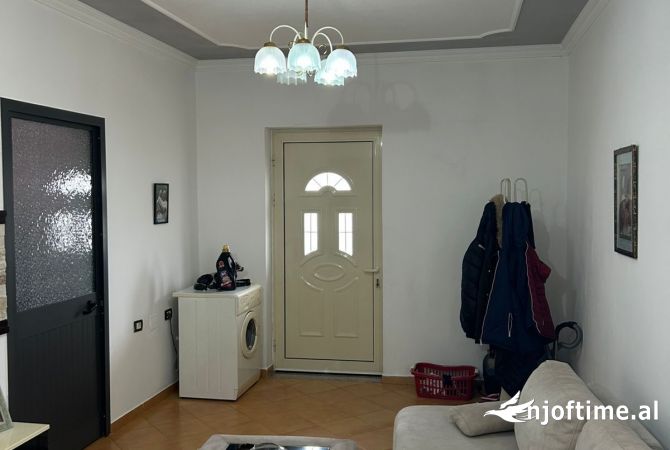 Shtepi me qera Apartament ne Tirane, 2+1, Mobilimi E mobiluar, Pagesa 40,000  Leke.