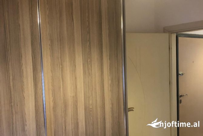 Shtepi me qera Apartament ne Tirane, 1+1, Mobilimi E mobiluar, Pagesa 400  Euro.