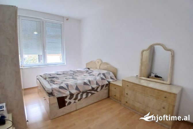 Shtepi ne shitje Apartament ne Tirane, 1+1, Mobilimi E mobiluar, Pagesa 138,000  Euro.