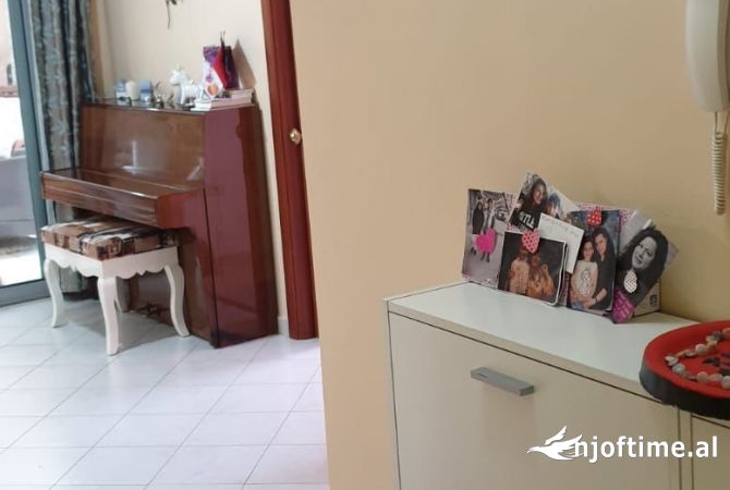 Shtepi me qera Apartament ne Tirane, 2+1, Mobilimi E mobiluar, Pagesa 45,000  Leke.