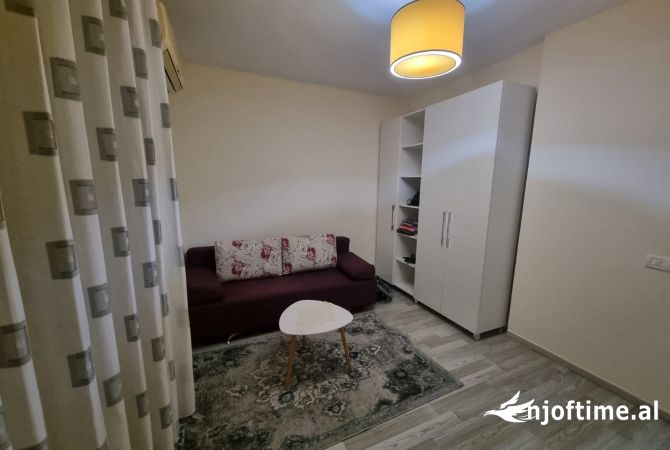 Shtepi me qera Apartament ne Tirane, 2+1, Mobilimi E mobiluar, Pagesa 550  Euro.