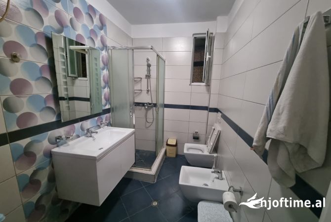 Shtepi me qera Apartament ne Tirane, 2+1, Mobilimi E mobiluar, Pagesa 550  Euro.