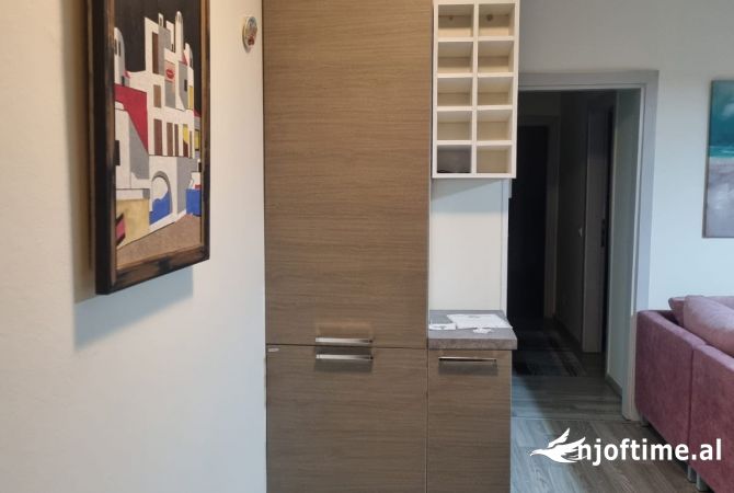 Shtepi me qera Apartament ne Tirane, 2+1, Mobilimi E mobiluar, Pagesa 550  Euro.