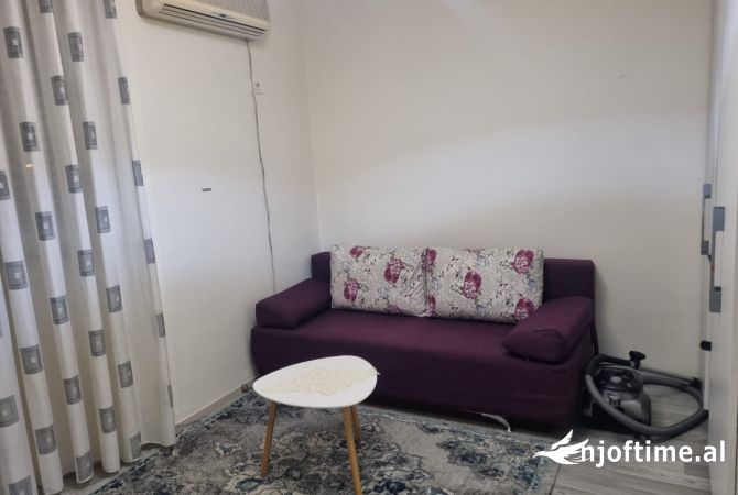 Shtepi me qera Apartament ne Tirane, 2+1, Mobilimi E mobiluar, Pagesa 550  Euro.