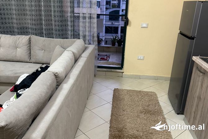 Shtepi me qera Apartament ne Tirane, 1+1, Mobilimi E mobiluar, Pagesa 55,000  Leke.