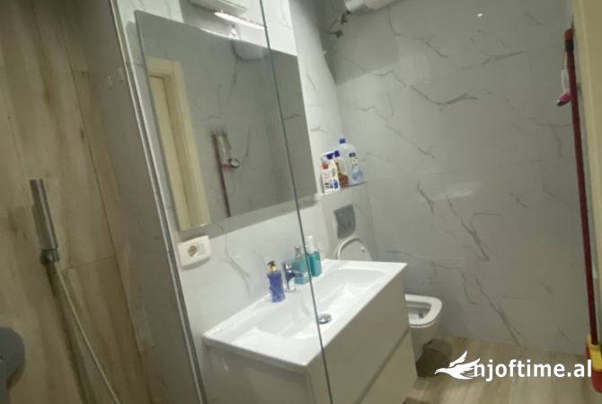 Shtepi me qera Apartament ne Tirane, 2+1, Mobilimi E mobiluar, Pagesa 750  Euro.