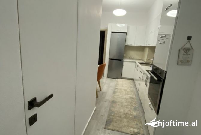 Shtepi me qera Apartament ne Tirane, 2+1, Mobilimi E mobiluar, Pagesa 750  Euro.