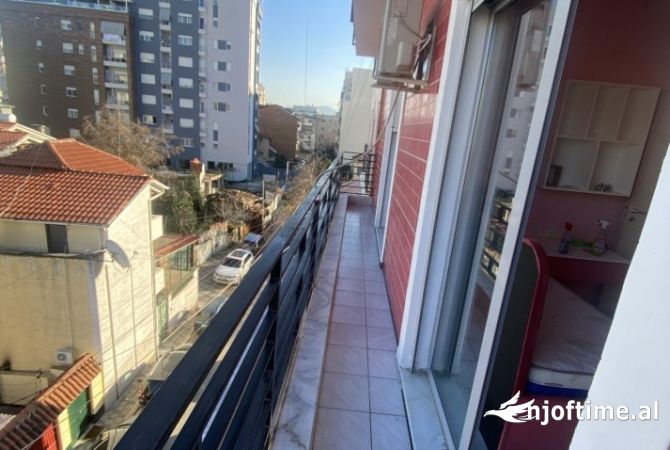 Shtepi me qera Apartament ne Tirane, 2+1, Mobilimi E mobiluar, Pagesa 750  Euro.