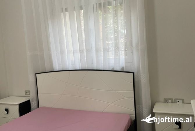 Shtepi me qera 1+1 ne Tirane - 400 Euro