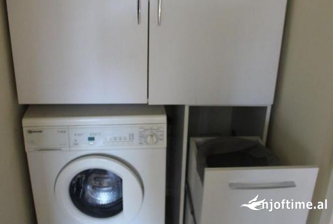Shtepi me qera Apartament ne Tirane, 2+1, Mobilimi E mobiluar, Pagesa 60,000  Leke.