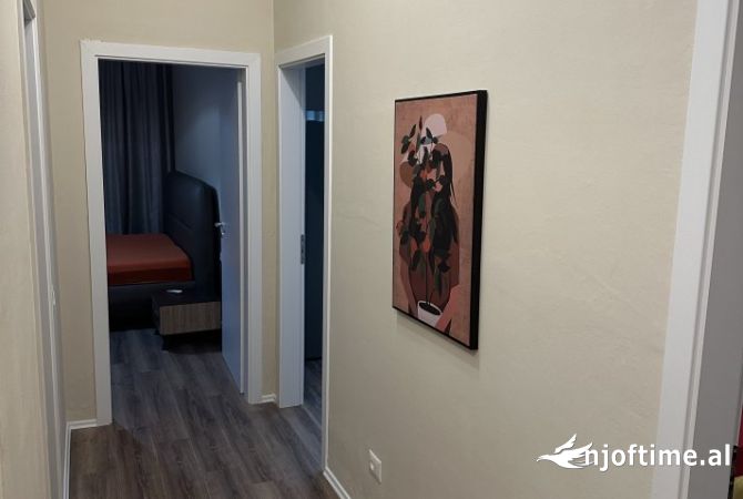 Shtepi me qera Apartament ne Tirane, 2+1, Mobilimi E mobiluar, Pagesa 700  Euro.