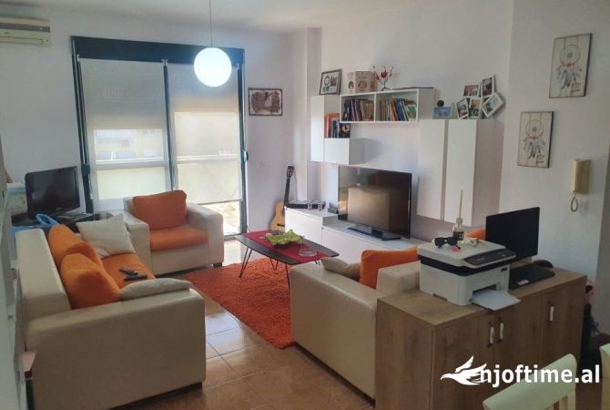 Shtepi me qera 2+1 ne Tirane - 55,000 Leke