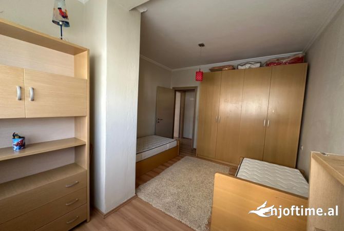 Shtepi me qera Apartament ne Tirane, 2+1, Mobilimi E mobiluar, Pagesa 500  Euro.