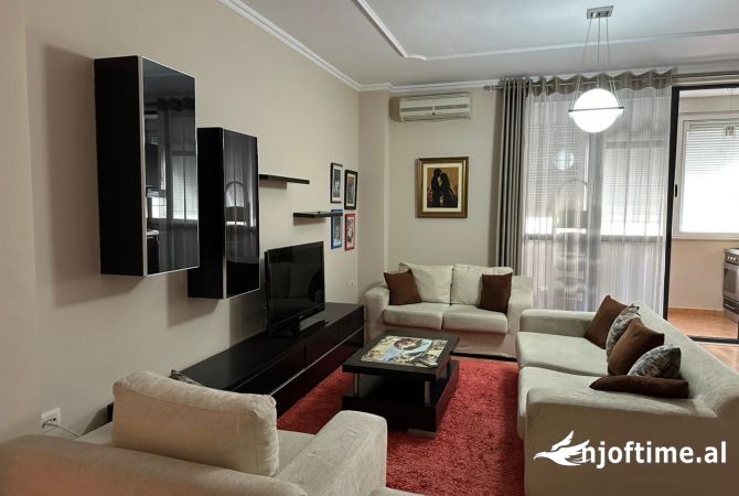 Shtepi me qera Apartament ne Tirane, 2+1, Mobilimi E mobiluar, Pagesa 500  Euro.