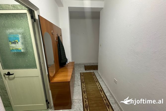 Shtepi me qera Apartament ne Tirane, 2+1, Mobilimi E mobiluar, Pagesa 550  Euro.