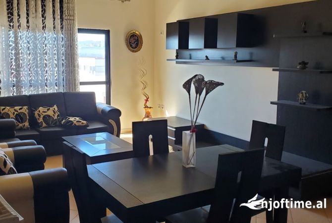 Shtepi me qera 2+1 ne Tirane - 450 Euro