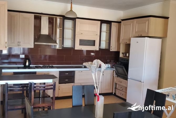 Shtepi me qera 2+1 ne Tirane - 450 Euro