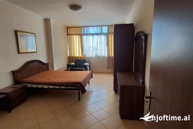 Shtepi me qera 2+1 ne Tirane - 450 Euro