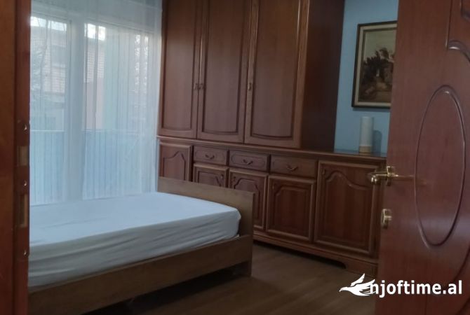 Shtepi me qera Apartament ne Tirane, 2+1, Mobilimi E mobiluar, Pagesa 60,000  Leke.