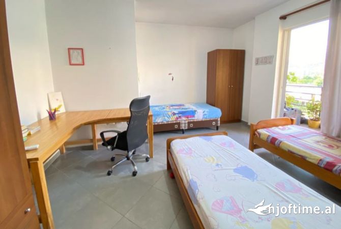 Shtepi me qera 2+1 ne Tirane - 450 Euro