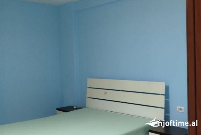Shtepi me qera Apartament ne Tirane, 2+1, Mobilimi E mobiluar, Pagesa 550  Euro.