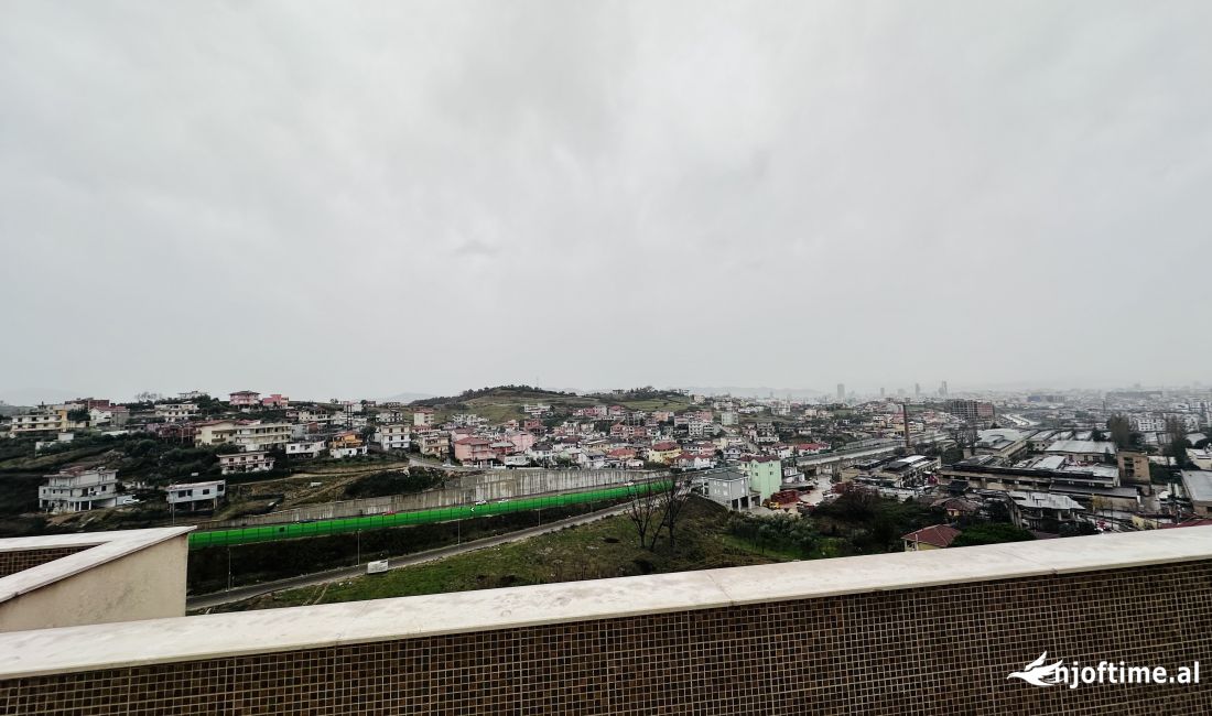 Shtepi ne shitje Apartament ne Tirane, 2+1, Mobilimi Bosh, pa mobiluar, Pagesa 135,000  Euro.