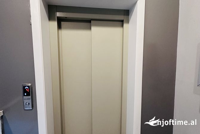 Shtepi ne shitje Apartament ne Tirane, 2+1, Mobilimi Bosh, pa mobiluar, Pagesa 135,000  Euro.