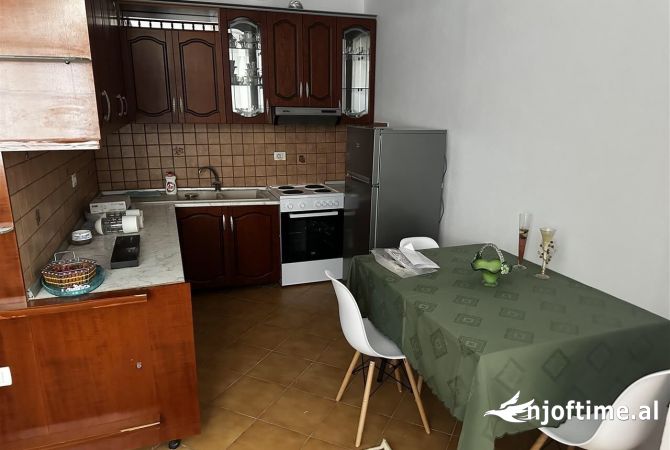 Shtepi me qera 2+1 ne Tirane - 40,000 Leke