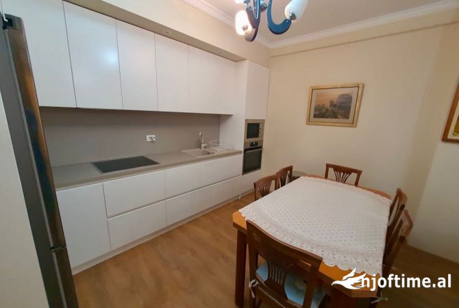 Shtepi me qera 2+1 ne Tirane - 55,000 Leke