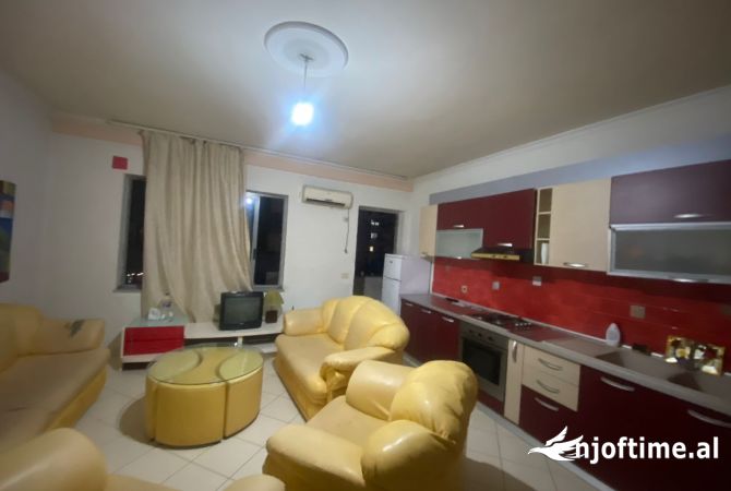 Shtepi me qera 2+1 ne Tirane - 400 Euro