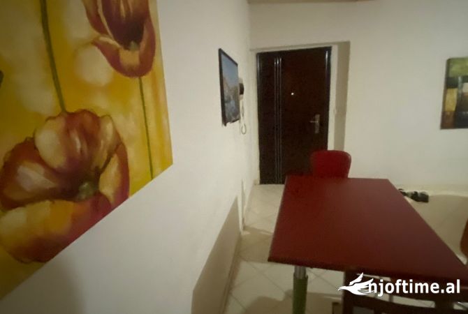 Shtepi me qera 2+1 ne Tirane - 400 Euro