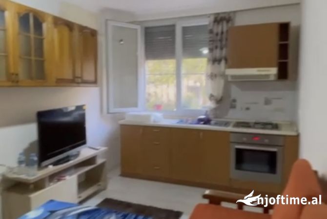 Shtepi ne shitje Apartament ne Tirane, 1+1, Mobilimi E mobiluar, Pagesa 103,000  Euro.