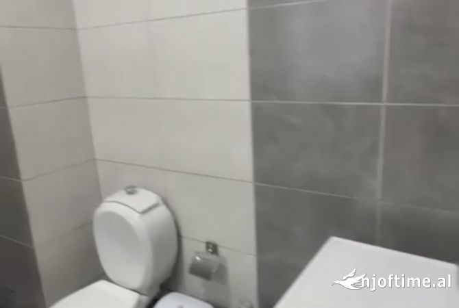 Shtepi me qera Apartament ne Tirane, 2+1, Mobilimi E mobiluar, Pagesa 55,000  Leke.