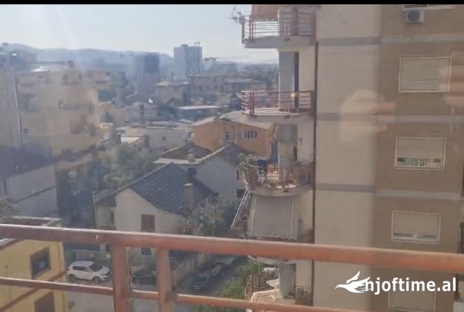 Shtepi me qera Apartament ne Tirane, 2+1, Mobilimi Pjeserisht e mobiluar, Pagesa 480  Euro.