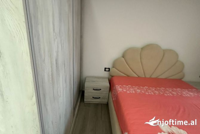 Shtepi ne shitje Apartament ne Tirane, 1+1, Mobilimi E mobiluar, Pagesa 97,000  Euro.