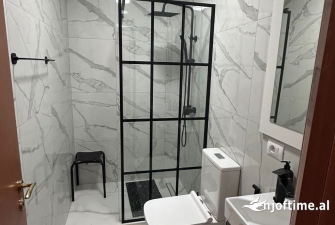 Shtepi me qera Apartament ne Tirane, 2+1, Mobilimi E mobiluar, Pagesa 1,000  Euro.