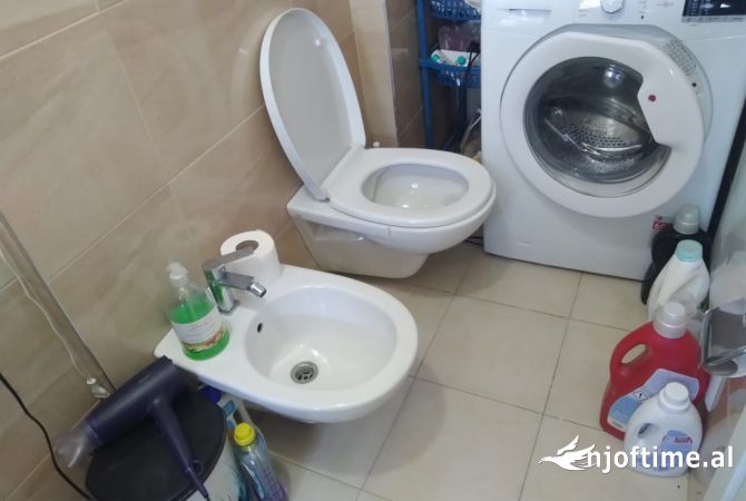 Shtepi me qera Apartament ne Tirane, 1+1, Mobilimi E mobiluar, Pagesa 50,000  Leke.
