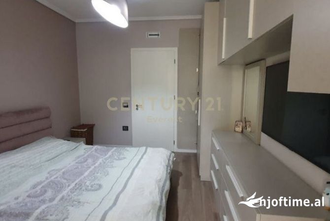 Shtepi me qera Apartament ne Tirane, 1+1, Mobilimi E mobiluar, Pagesa 700  Euro.