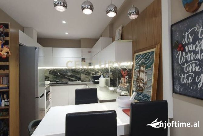 Shtepi me qera Apartament ne Tirane, 1+1, Mobilimi E mobiluar, Pagesa 700  Euro.